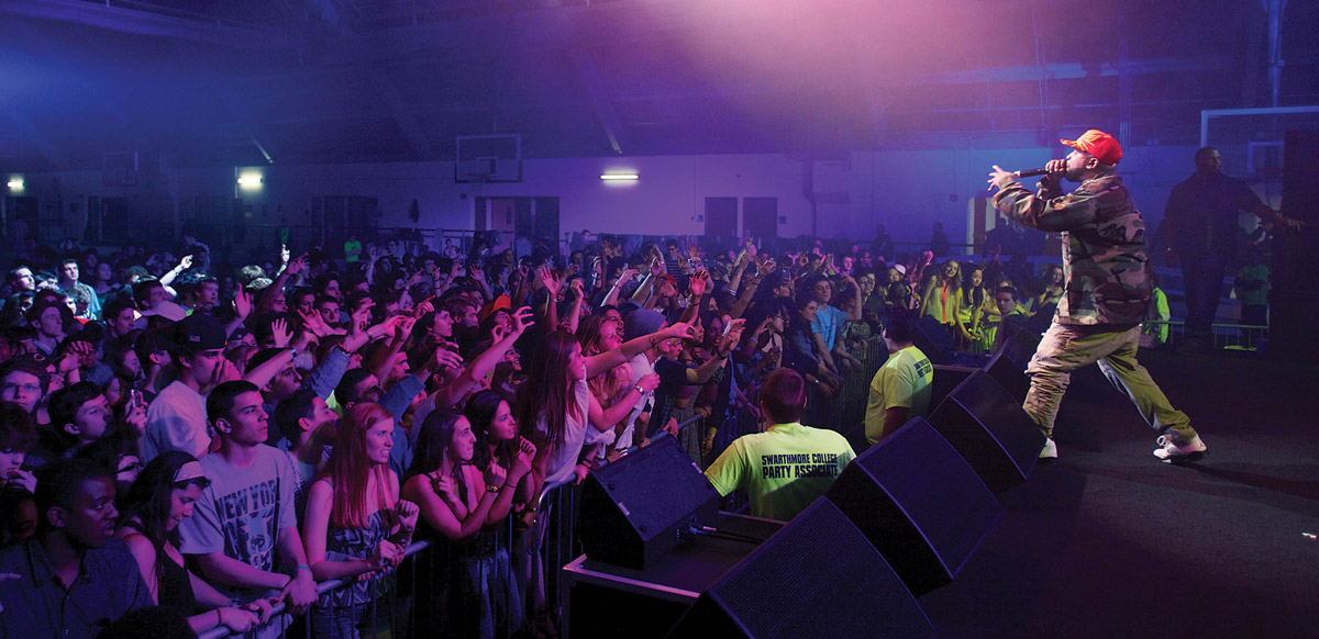 Big Boi performs for a tightly packed Field House audience