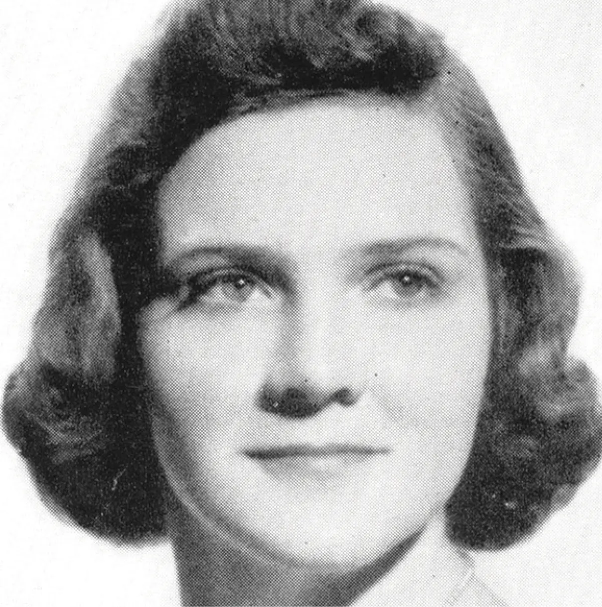 Black and white head shot of Helen Tomlinson Gibson ’41
